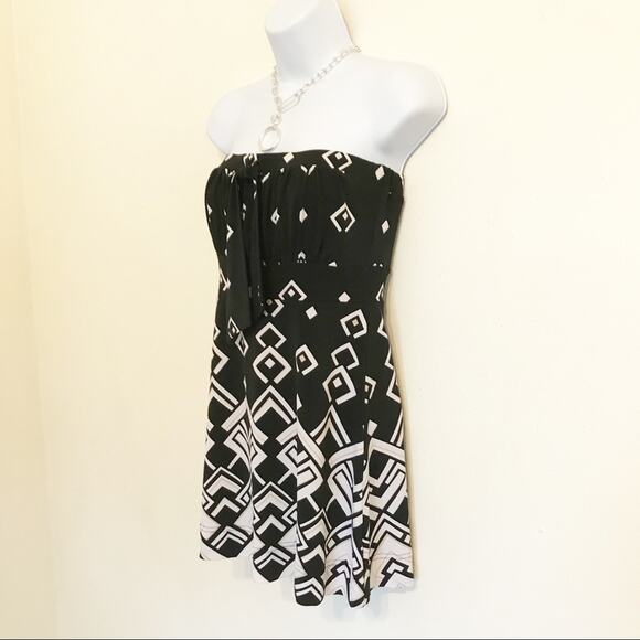 WHITE HOUSE BLACK MARKET Black & White A Line Strapless Blouse, XS - Picture 4 of 8